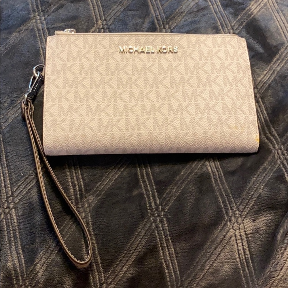 Michael kors wallet